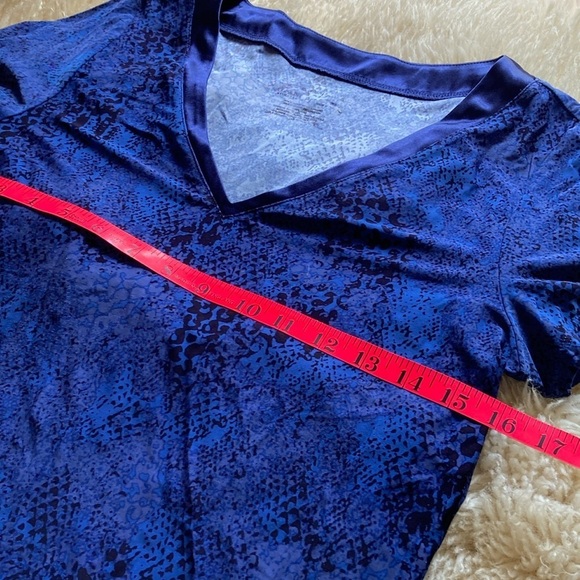 Alfani essential v neck size M - Picture 4 of 7